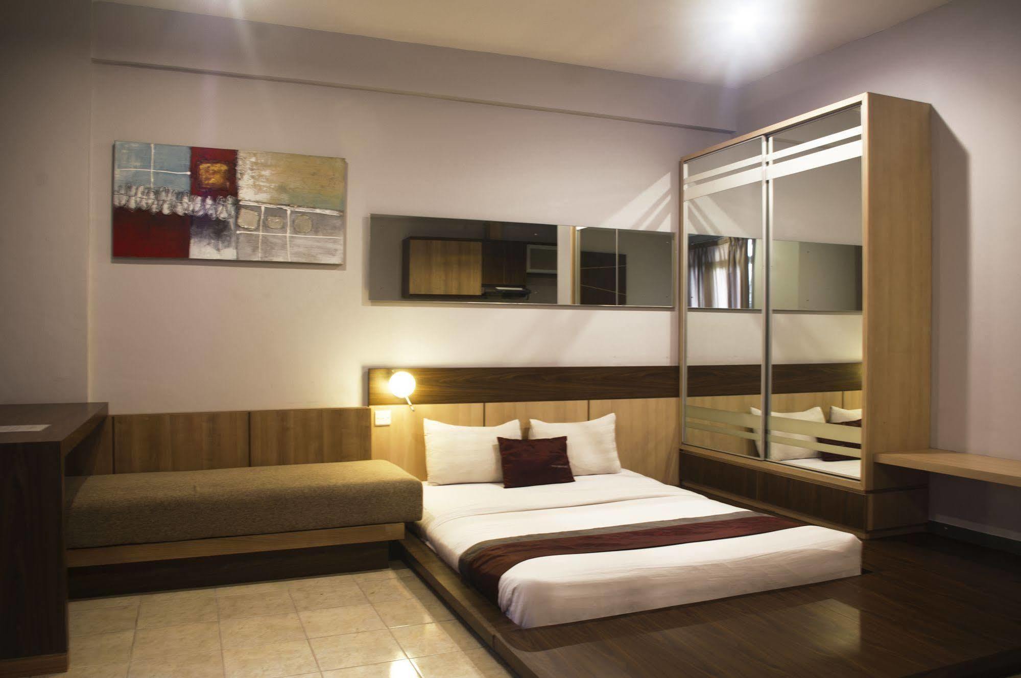 Valore Hotel Cimahi Exterior foto