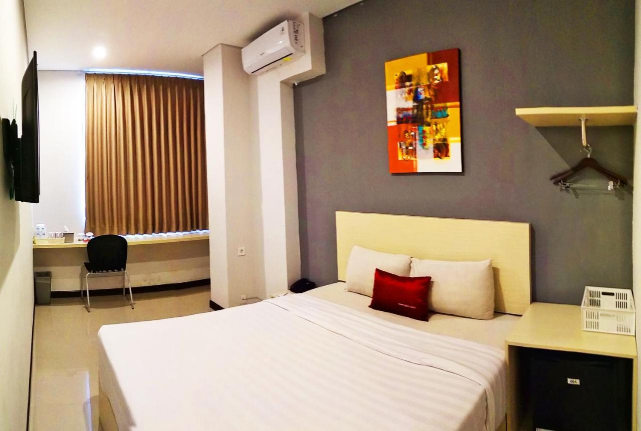 Valore Hotel Cimahi Exterior foto